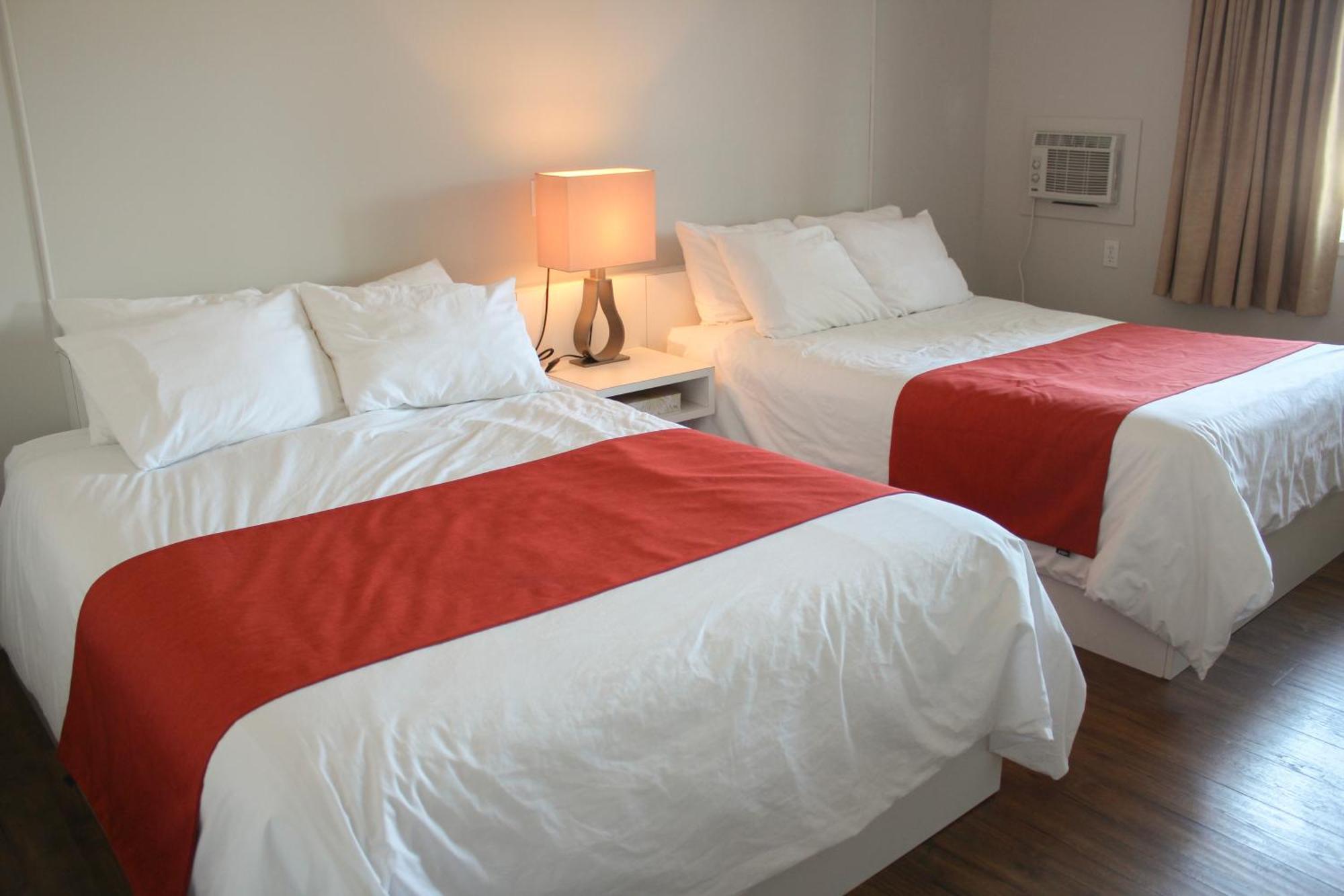 Auberge Le Parasol Saguenay Exterior photo